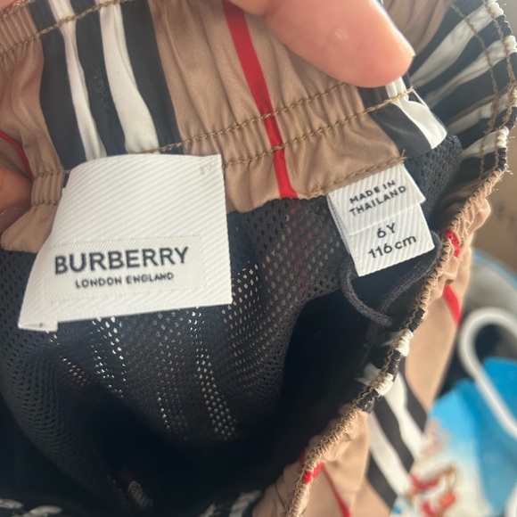 Toddler Authentic Burberry swim trunks - Picture 2 of 3